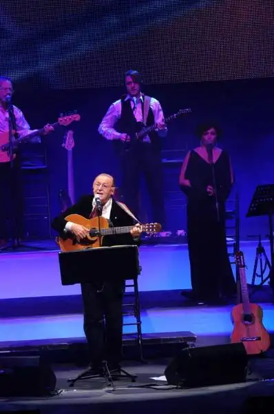 Renzo Arbore e l orchestra Italiana 