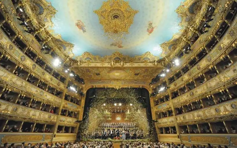 TEATRO LA FENICE A VENEZIA 