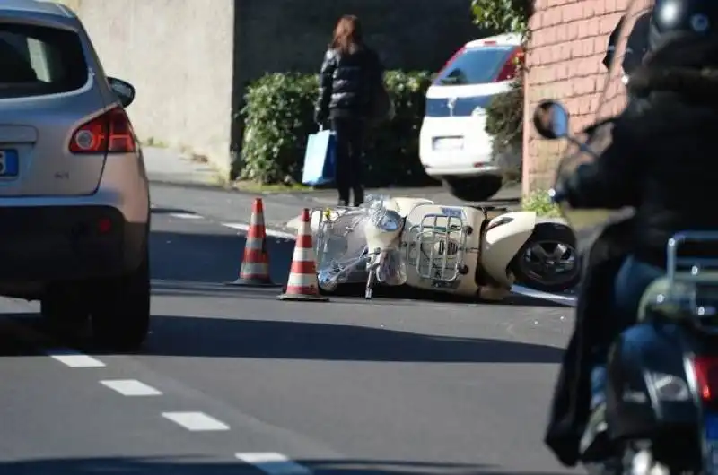 VESPA FIORELLO DOPO L INCIDENTE 