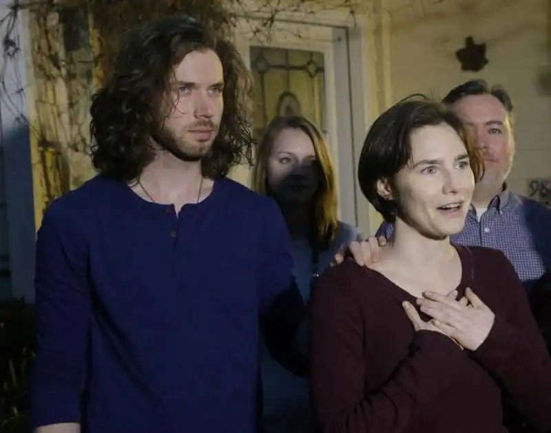 amanda knox con il fidanzato