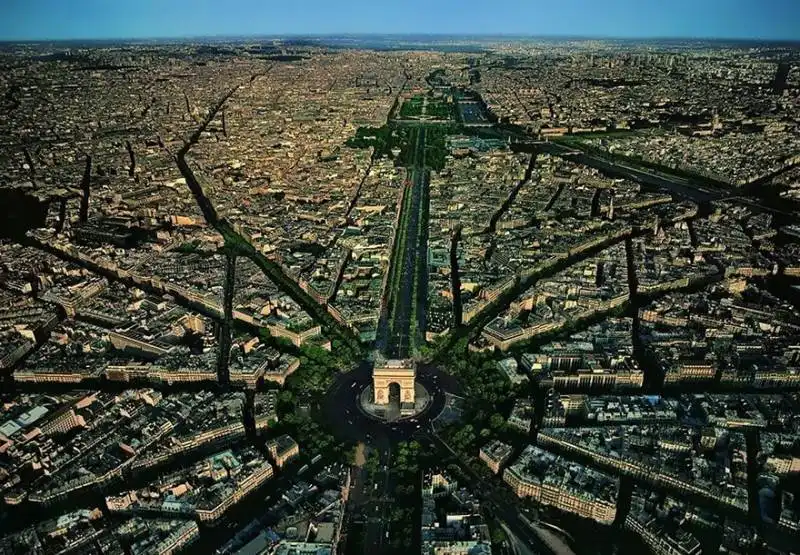 arc de triomphe 2