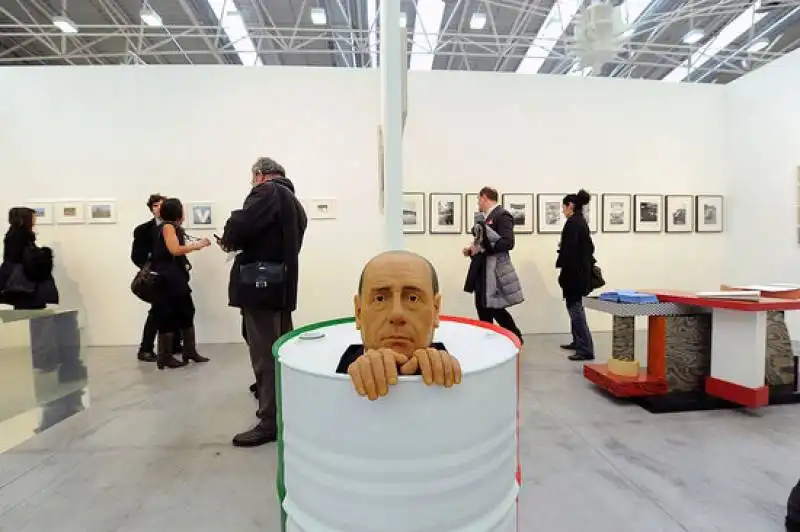 berlusconi ispira opere d'arte  2