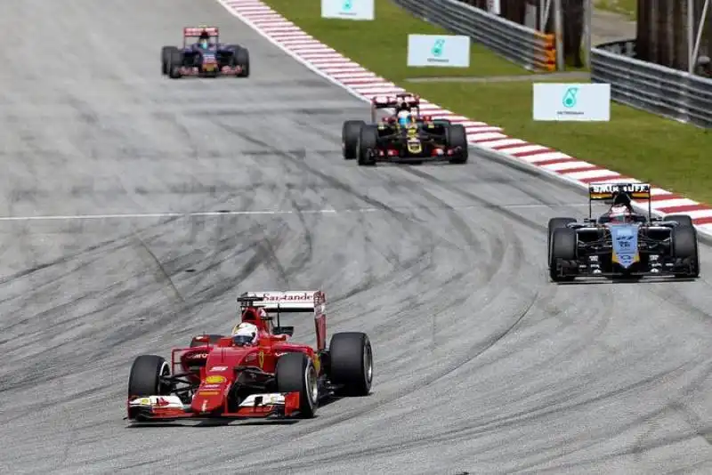 la ferrari di vettel vince il gp della malesia  200af060