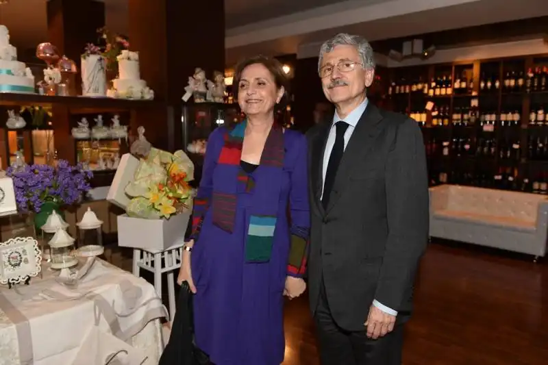 massimo d alema con la moglie linda