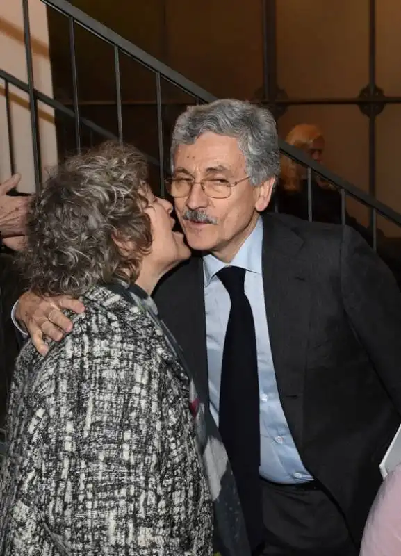 massimo d alema saluta franca chiaromonte