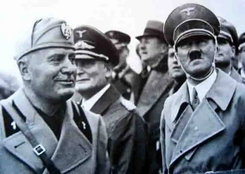 MUSSOLINI E HITLER 