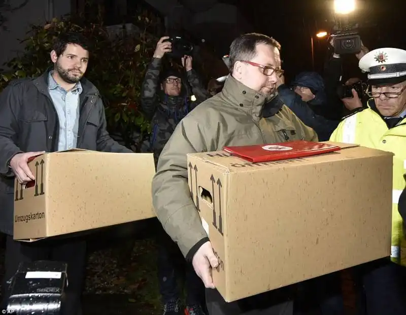 polizia a casa di andreas lubitz 2