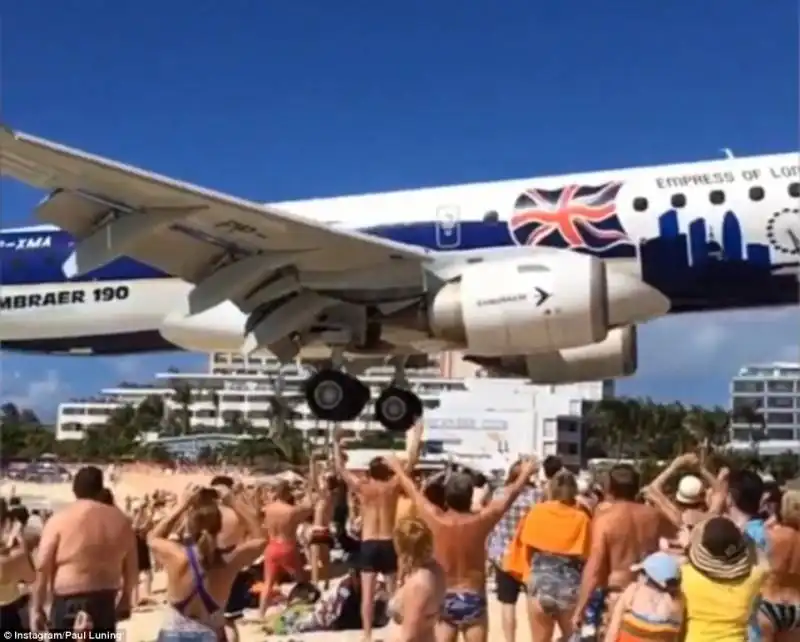 princess juliana international airport in saint martin 3