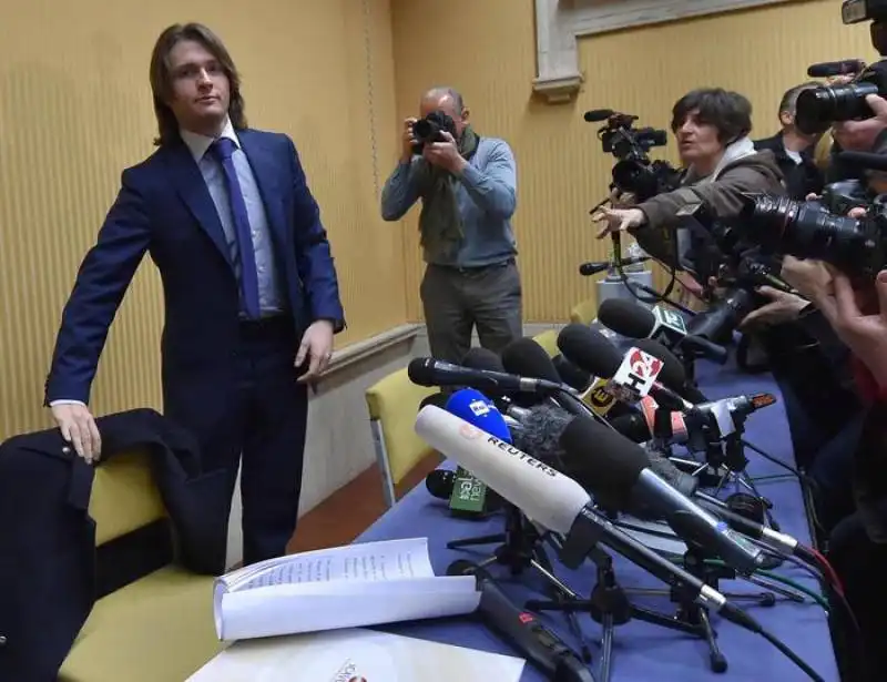 raffaele sollecito in conferenza stampa