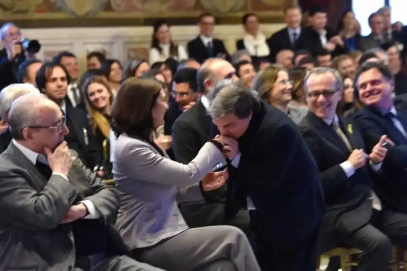 renato brunetta baciamano a laura boldrini