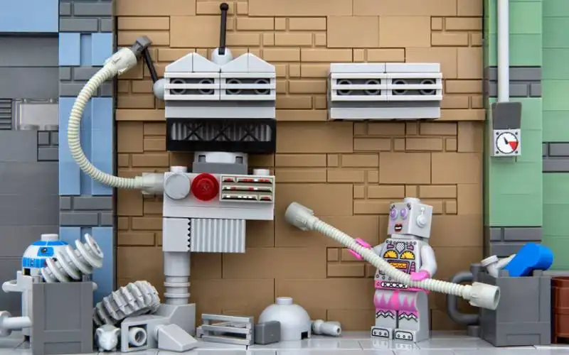 robot di banksy in stile lego