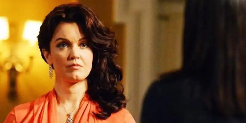 SCANDAL MELLIE GRANT