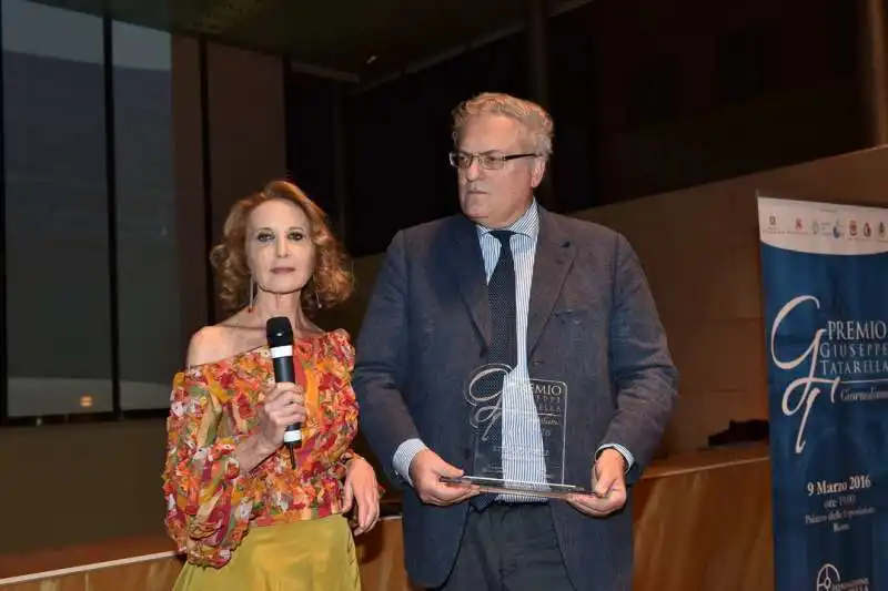 angela tatarella e stefano folli premiato