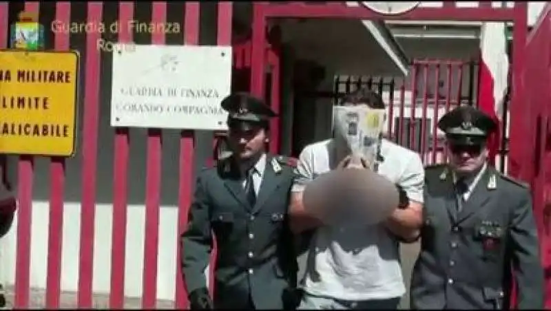 ARRESTI TRIBUTARIA ROMA 3