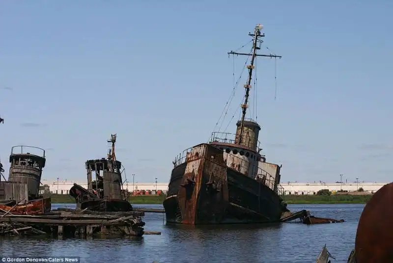 arthur kill ship graveyard  2