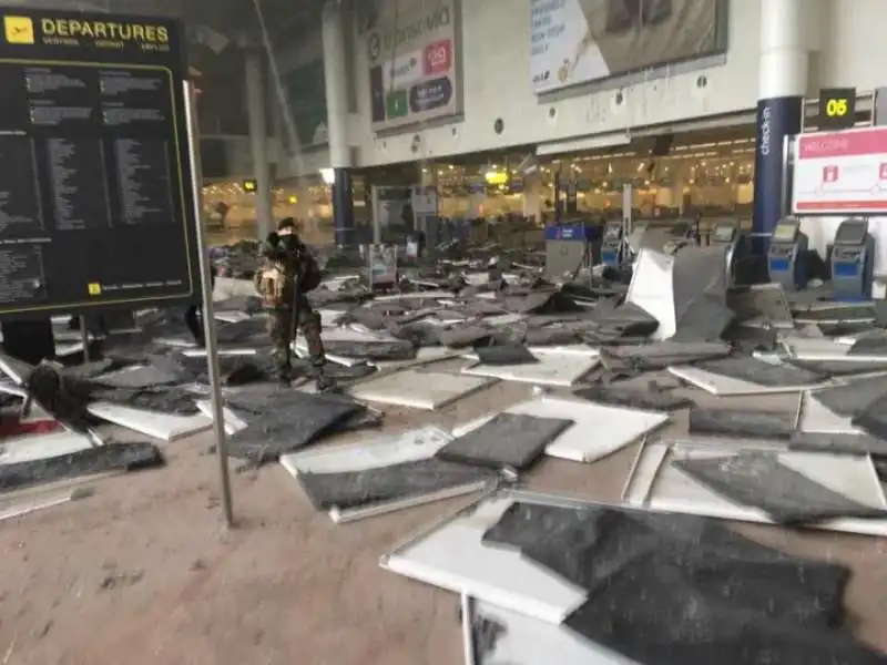 attentato all aeroporto di bruxelles   6