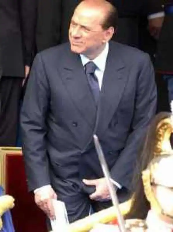 berlusconi protezione pacco