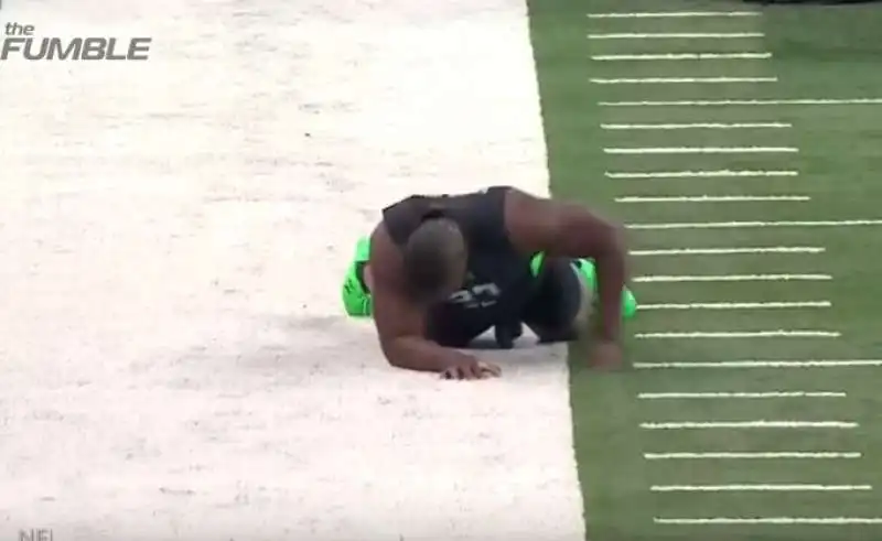 chris jones nfl incidente sulla pista di atletica  2