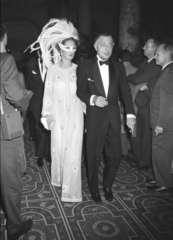 giovanni e marella agnelli al ballo di truman capote