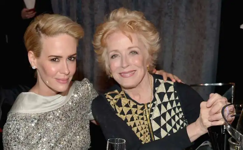 holland taylor 73 e sarah paulson 41