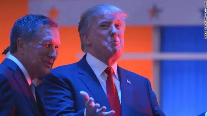 JOHN KASICH E DONALD TRUMP 4