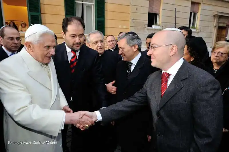 JONATHAN E RICCARDO PACIFICI CON PAPA RATZINGER