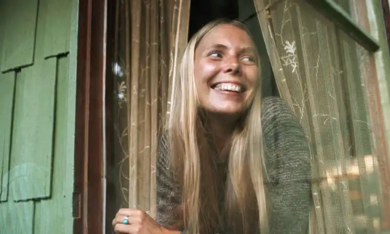 JONI MITCHELL 