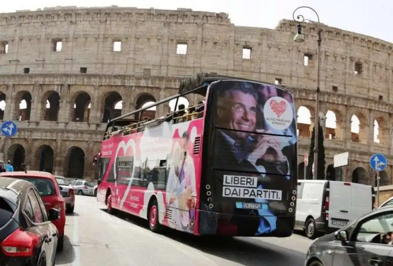 MARCHINI SUL BUS 