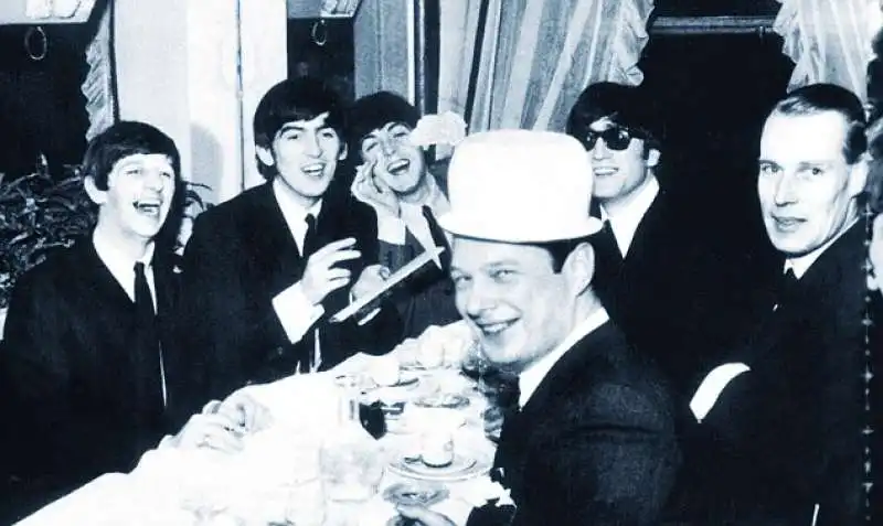 martin e epstein a cena coi beatles