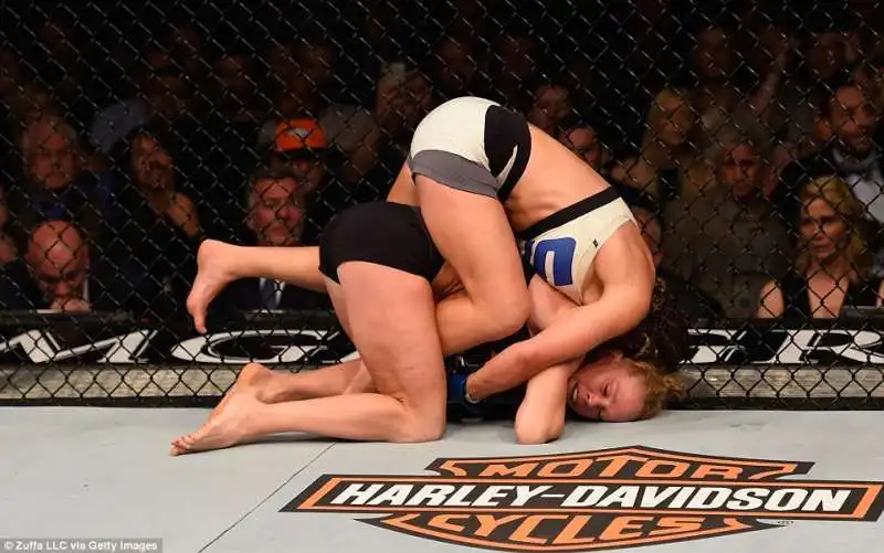 miesha tate e holly holm  19