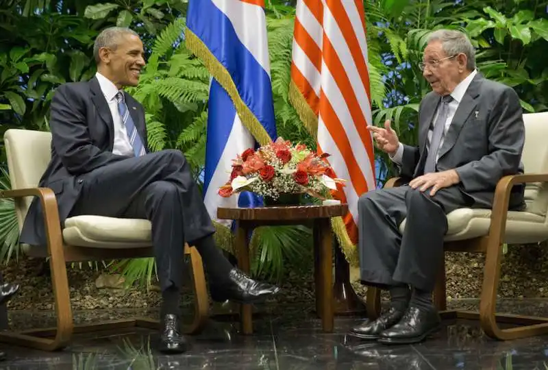 OBAMA CUBA CASTRO 