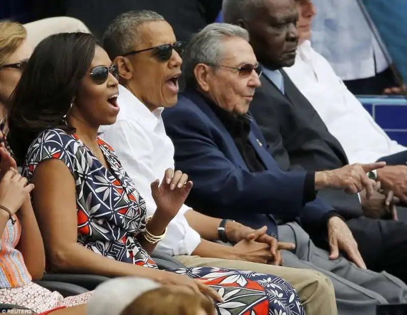 obama michelle e raul castro alla partita 2