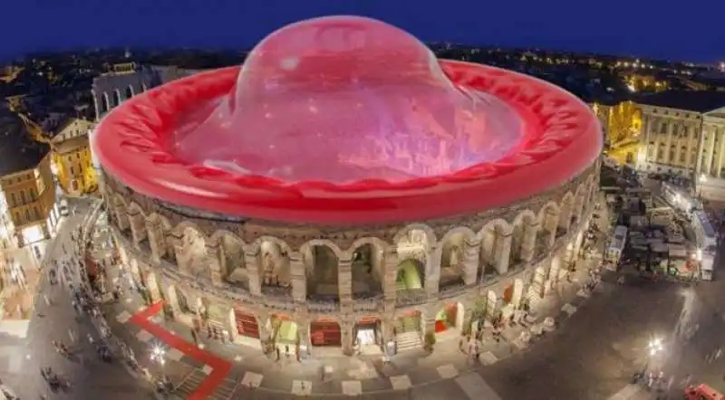 parodia copertura arena di verona