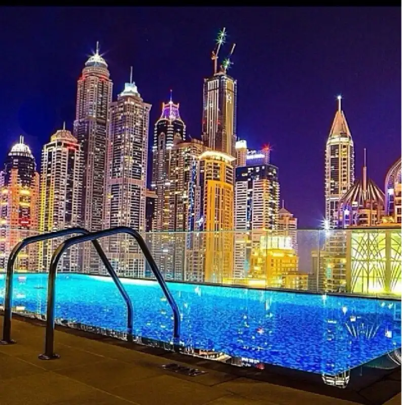 piscina rich kids of dubai