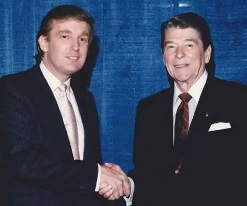 REAGAN E TRUMP 