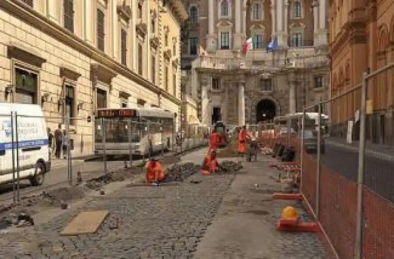 ROMA CANTIERE VIA IV NOVEMBRE