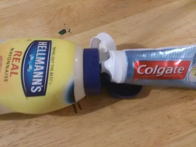 sostiuisci il dentifricio con la mayo