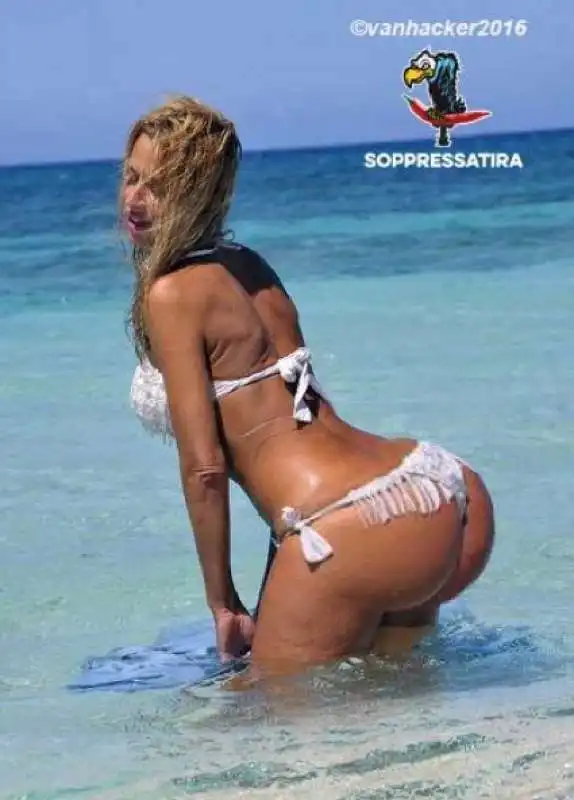 valeria marini al mare