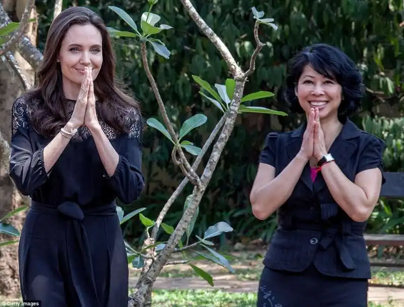 angelina jolie in cambogia