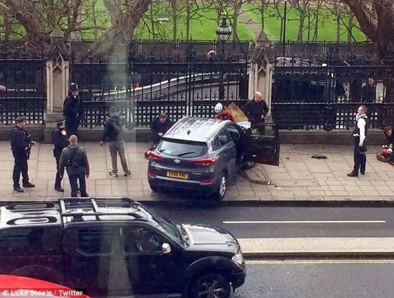 attentato al parlamento di londra  14