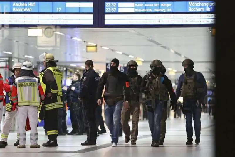 attentato  alla  stazione di duesseldorf