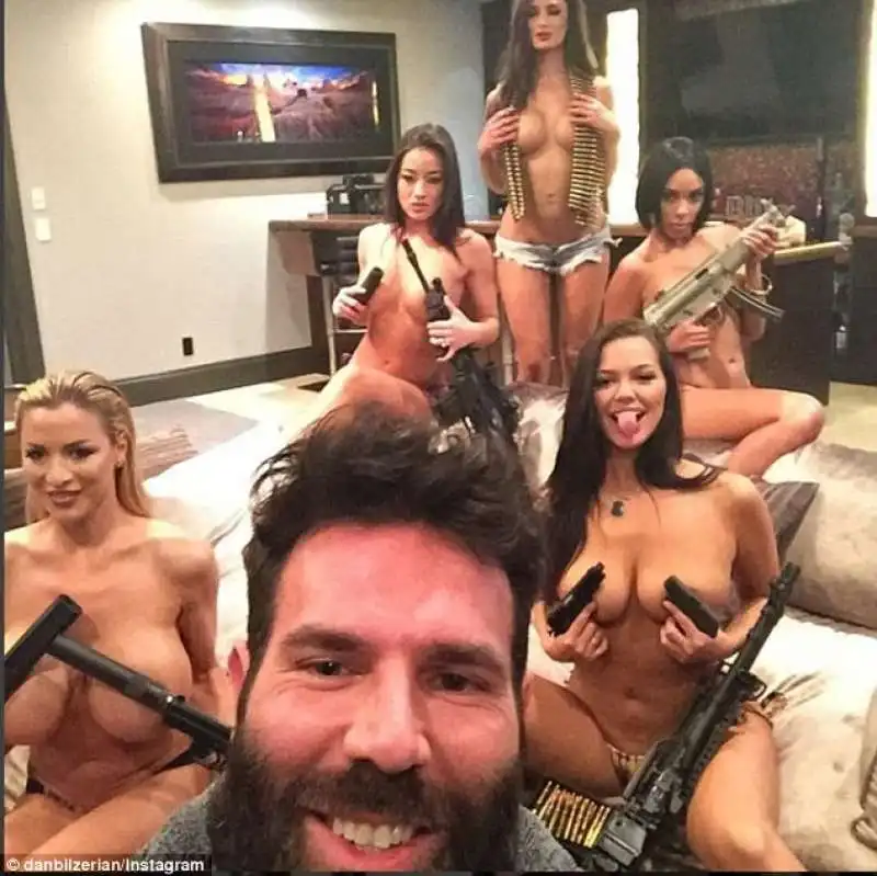 bilzerian tra donne e armi