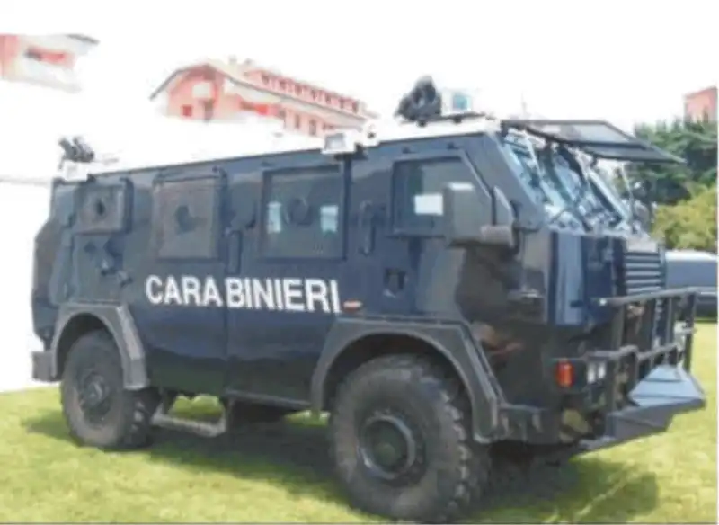 BLINDATO CARABINIERI