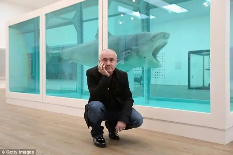 damien hirst con lo squalo 