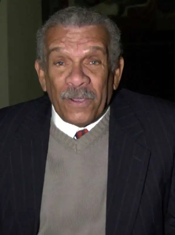 DEREK WALCOTT