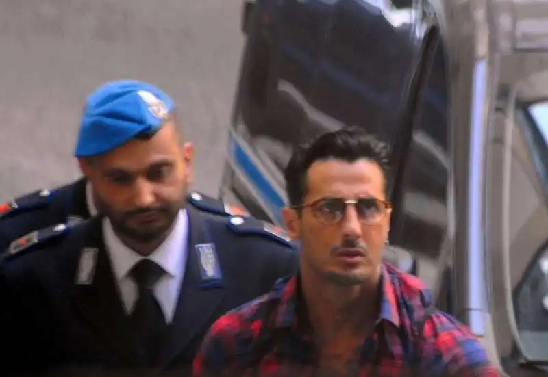 fabrizio corona a processo. 