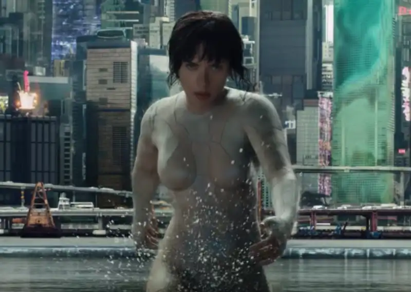 GHOST IN THE SHELL    