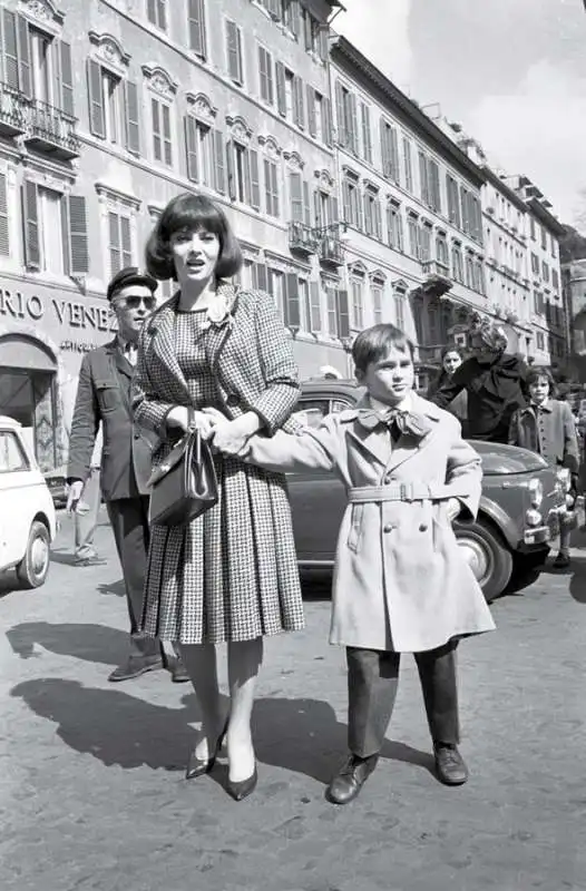 gina lollobrigida con il figlio milko skofic