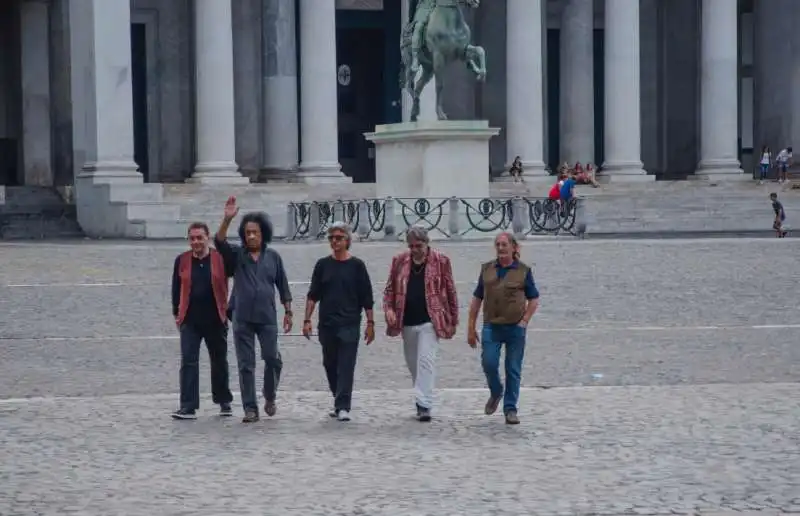 la band di pino in piazza del plebiscito