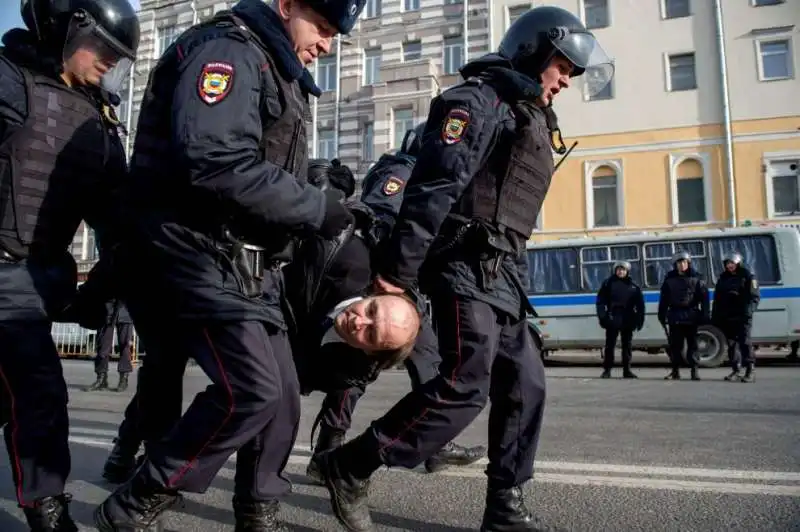 manifestazione anti corruzione   arresti in russia  15